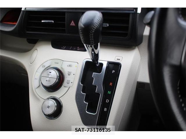 Toyota SIENTA 2016-10 8815684-7