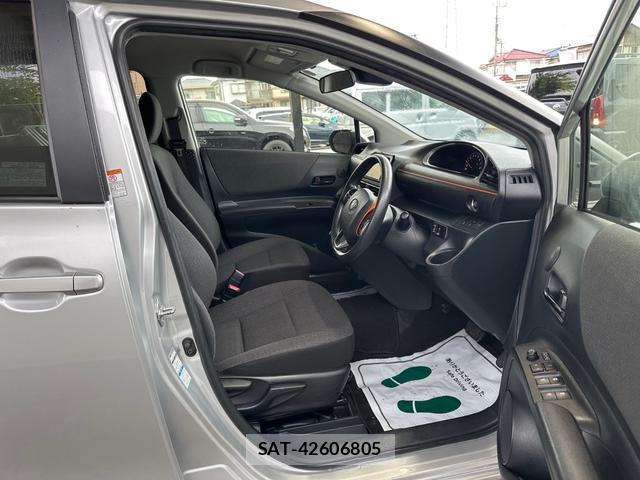Toyota SIENTA 2021-09 8815698-11