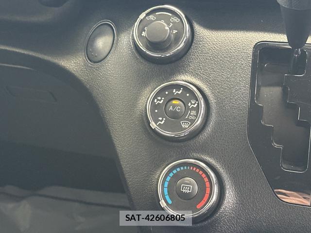 Toyota SIENTA 2021-09 8815698-7