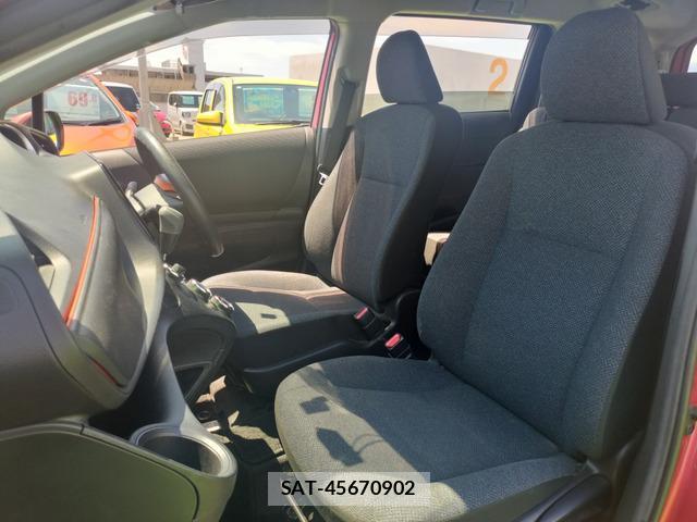 Toyota SIENTA 2017-10 8815736-9