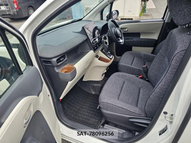 Toyota SIENTA 2023-09 8815809-3