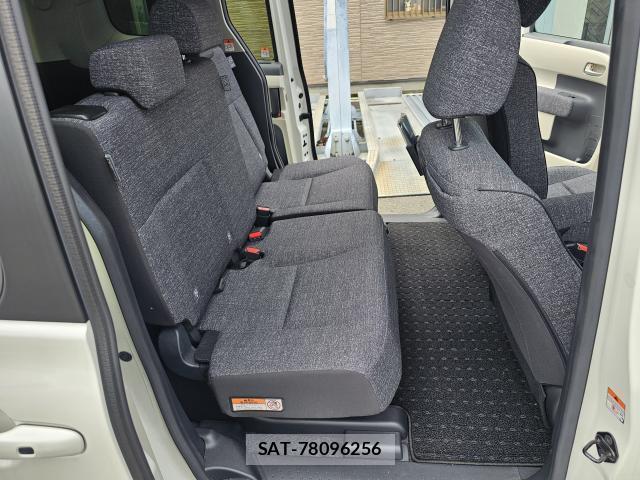 Toyota SIENTA 2023-09 8815809-5