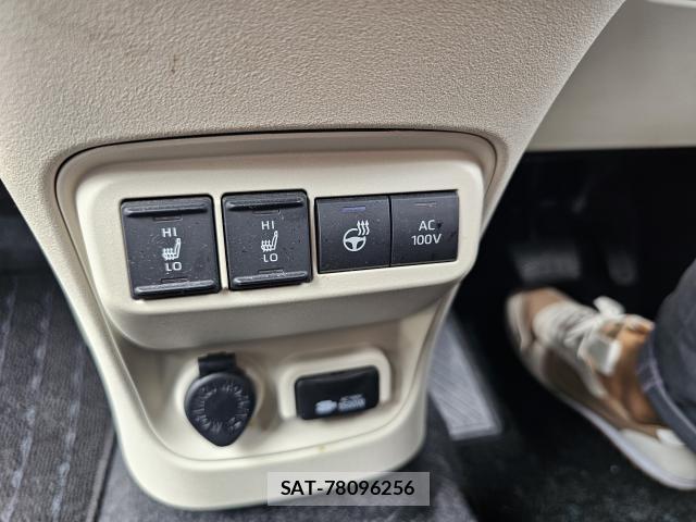 Toyota SIENTA 2023-09 8815809-8