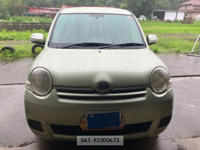 Toyota SIENTA 2010-07 8815872-1