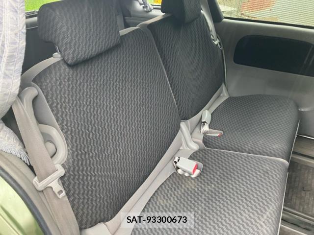 Toyota SIENTA 2010-07 8815872-15