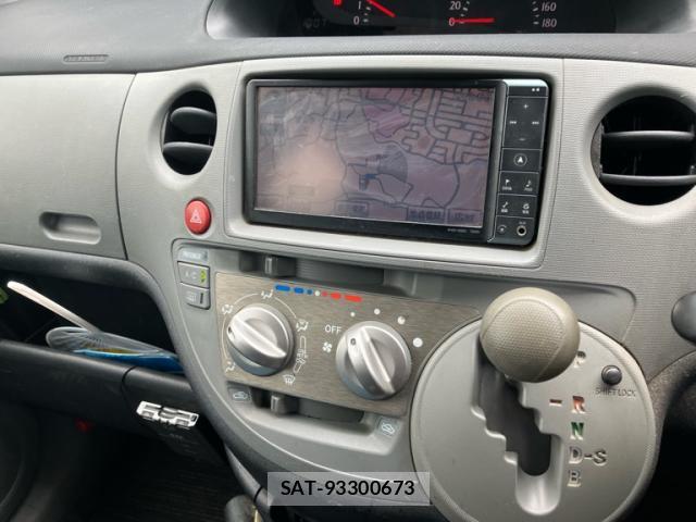 Toyota SIENTA 2010-07 8815872-19
