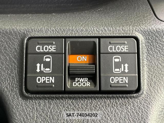 Toyota SIENTA 2022-05 8815885-3