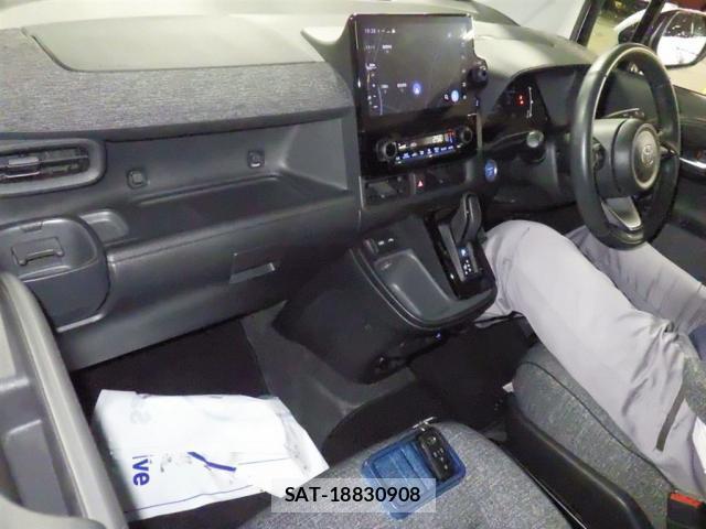 Toyota SIENTA 2022-12 8816206-2
