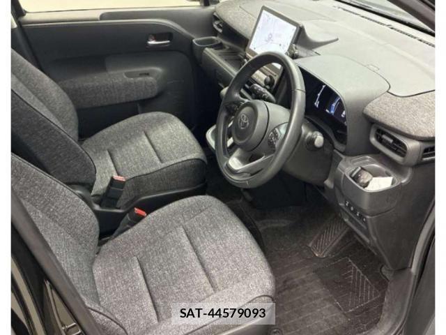 Toyota SIENTA 2023-02 8816555-2