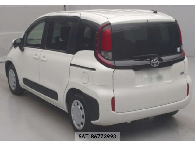 Toyota SIENTA 2023-06 8816796-1