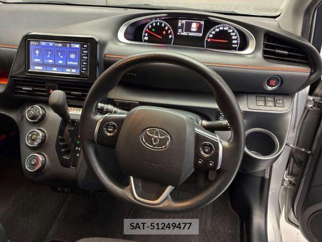 Toyota SIENTA 2021-07 8817094-2