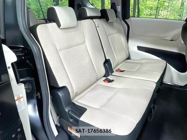 Toyota SIENTA 2019-03 8817234-8