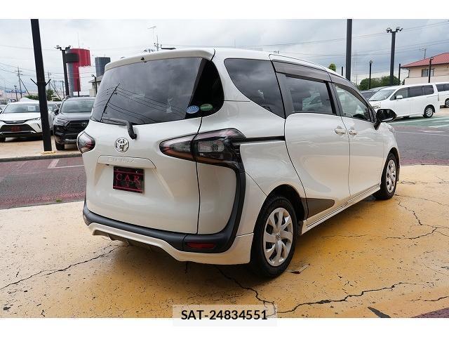 Toyota SIENTA 2017-02 8817279-1