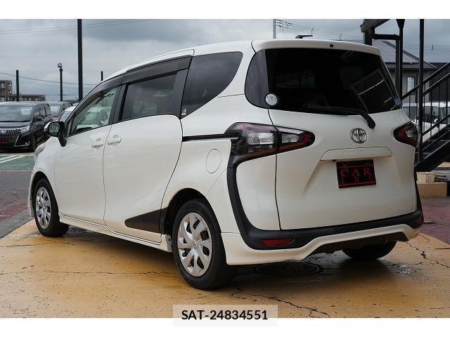 Toyota SIENTA 2017-02 8817279-2