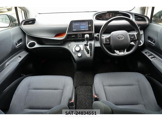Toyota SIENTA 2017-02 8817279-3