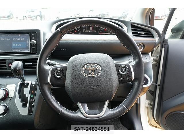 Toyota SIENTA 2017-02 8817279-4