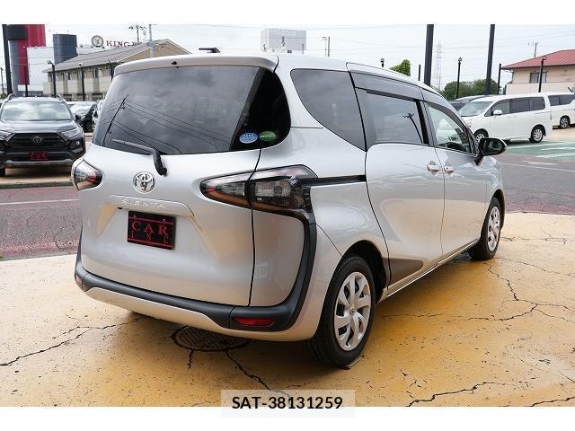 Toyota SIENTA 2018-09 8817281-1