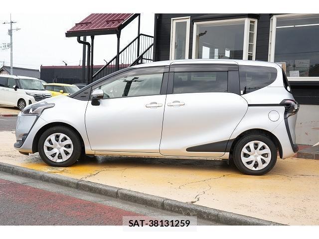 Toyota SIENTA 2018-09 8817281-16