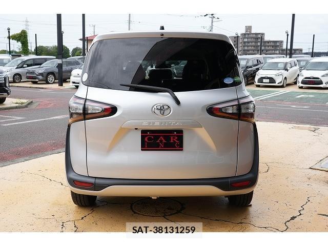 Toyota SIENTA 2018-09 8817281-3