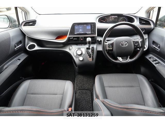 Toyota SIENTA 2018-09 8817281-4