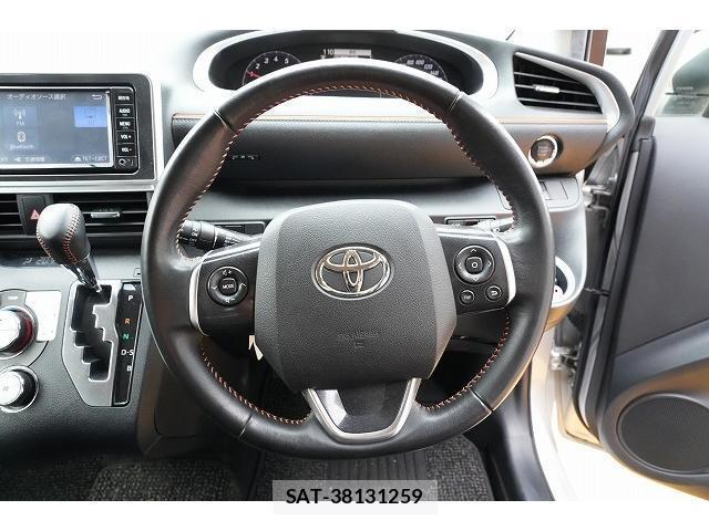 Toyota SIENTA 2018-09 8817281-5