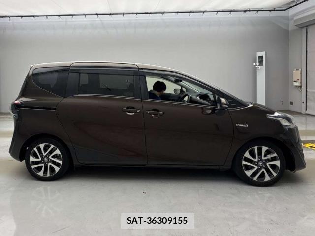 Toyota SIENTA 2017-10 8817337-14