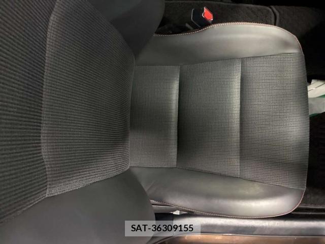 Toyota SIENTA 2017-10 8817337-15