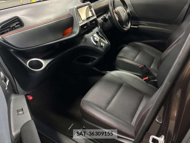 Toyota SIENTA 2017-10 8817337-5