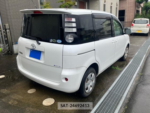 Toyota SIENTA 2007-09 8817624-1