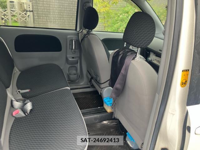 Toyota SIENTA 2007-09 8817624-10