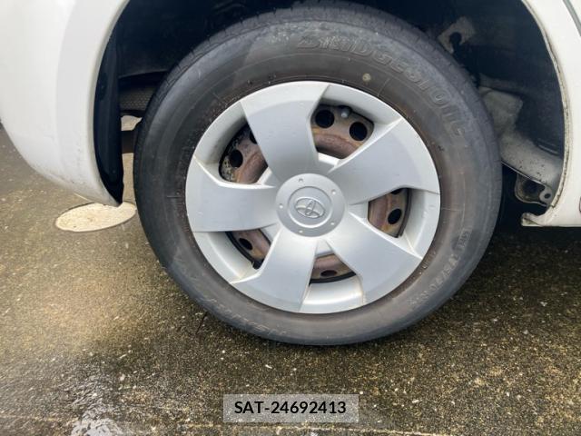 Toyota SIENTA 2007-09 8817624-12