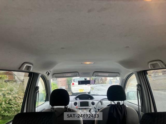 Toyota SIENTA 2007-09 8817624-14