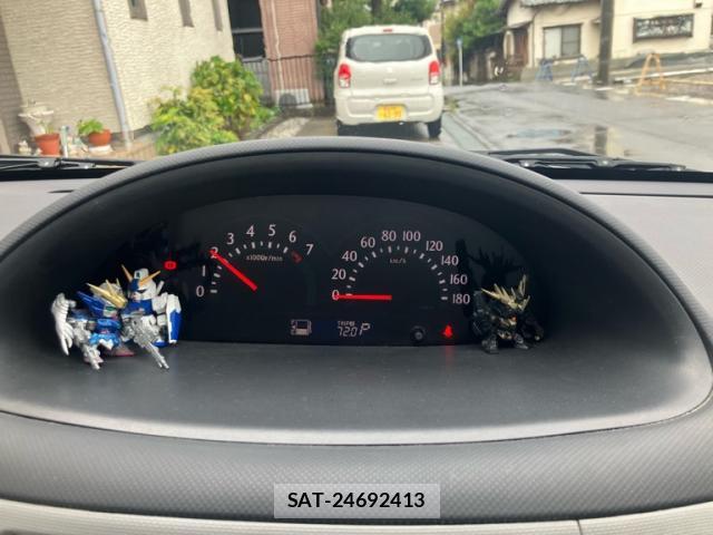 Toyota SIENTA 2007-09 8817624-16