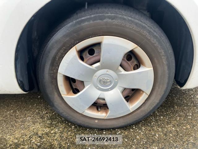 Toyota SIENTA 2007-09 8817624-3