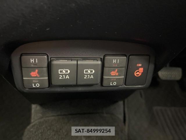 Toyota SIENTA 2019-11 8817654-6