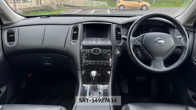 Nissan SKYLINE CROSSOVER 2010-10 8815467-2
