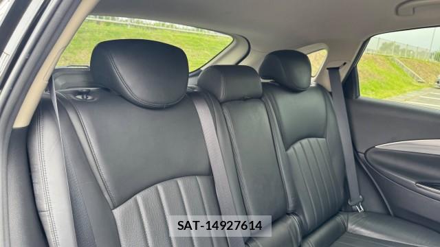 Nissan SKYLINE CROSSOVER 2010-10 8815467-6