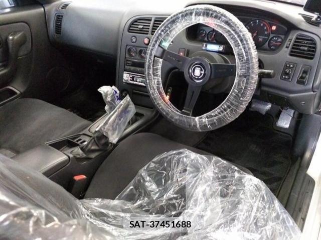 Nissan SKYLINE 1995-03 8814552-2