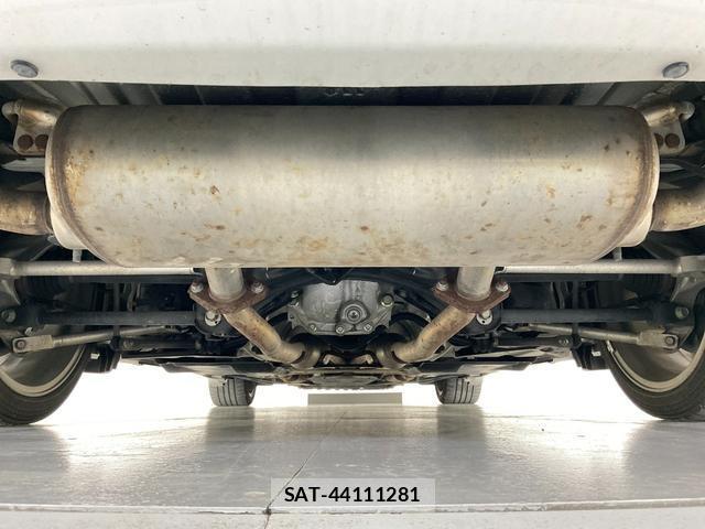 Nissan SKYLINE 2016-09 8817392-10