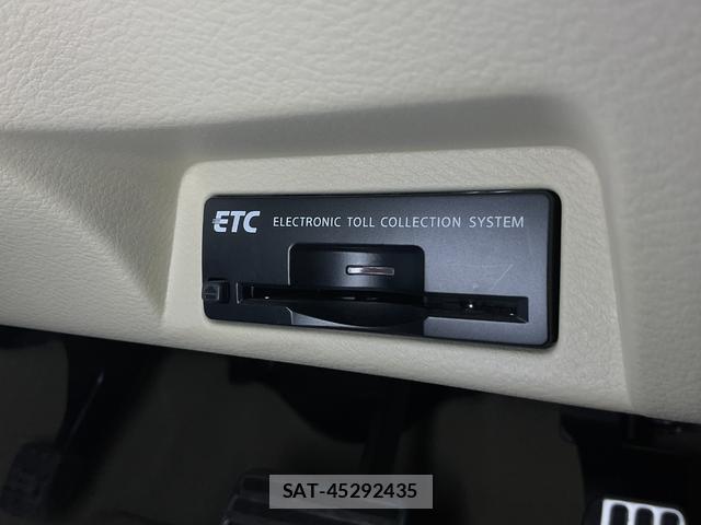 Nissan SKYLINE 2018-09 8817402-17