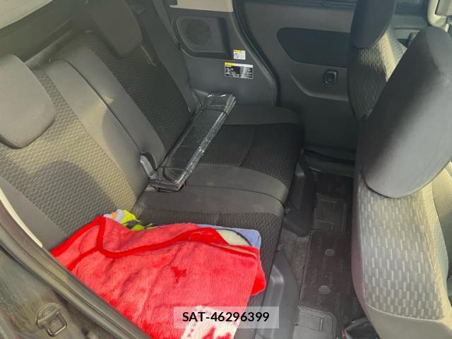 Suzuki SPACIA 2013-09 8813334-5
