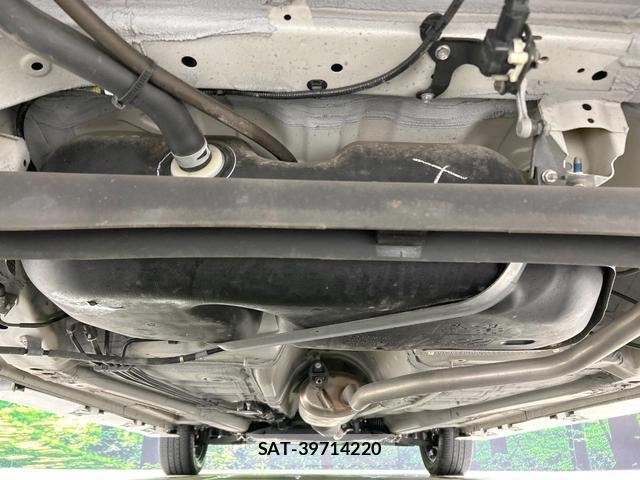 Suzuki SPACIA 2020-09 8814117-18