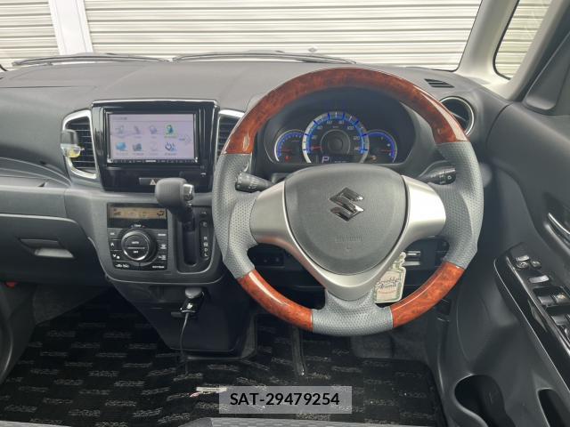 Suzuki SPACIA 2014-12 8814623-3