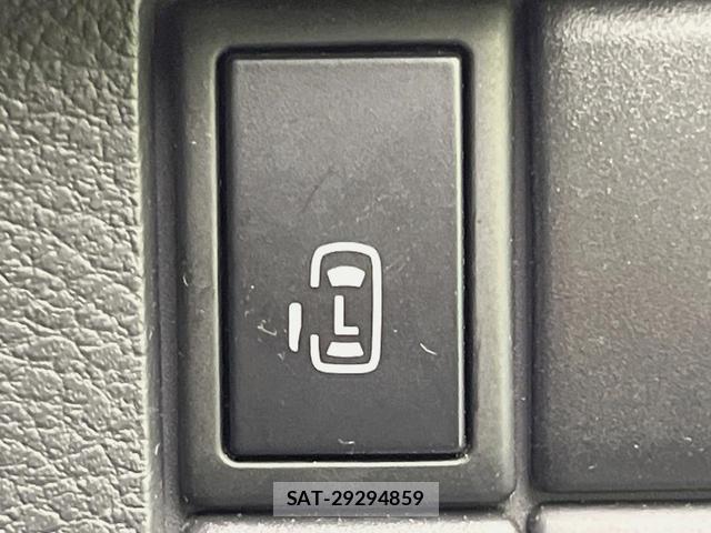 Suzuki SPACIA 2013-09 8815924-4