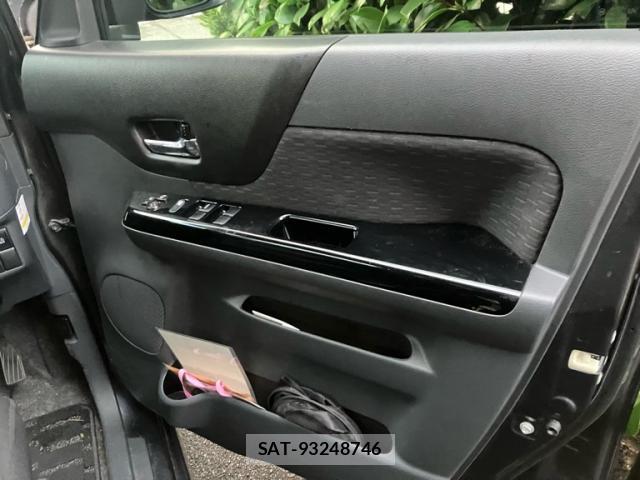 Suzuki SPACIA 2013-06 8816084-8