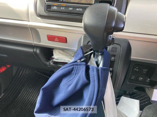 Suzuki SPACIA 2018-09 8813357-18