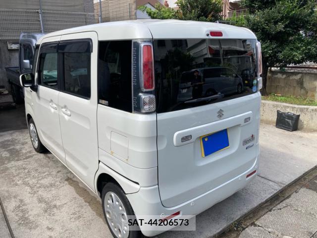 Suzuki SPACIA 2018-09 8813357-3