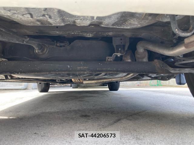 Suzuki SPACIA 2018-09 8813357-5