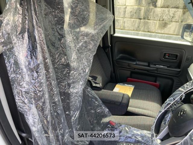 Suzuki SPACIA 2018-09 8813357-7