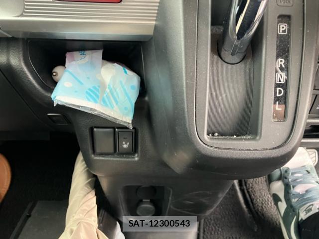 Suzuki SPACIA 2017-12 8813632-11